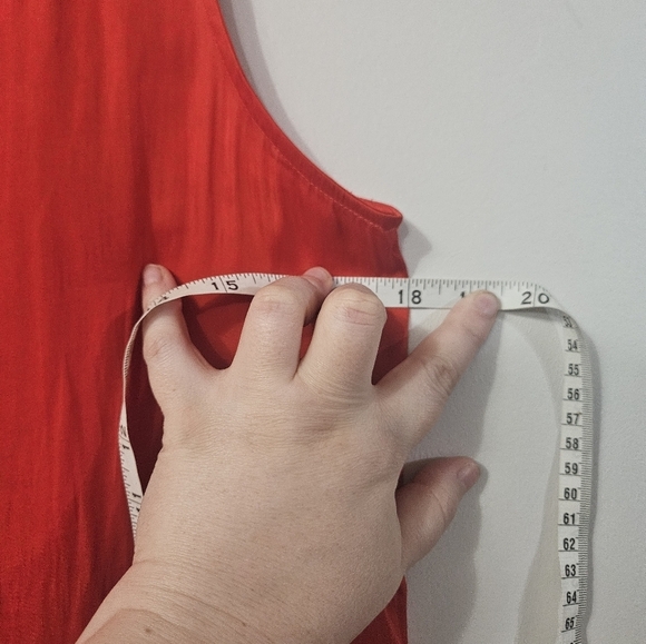 Banana Republic Red V Neck Sleeveless Blouse! - Picture 5 of 6